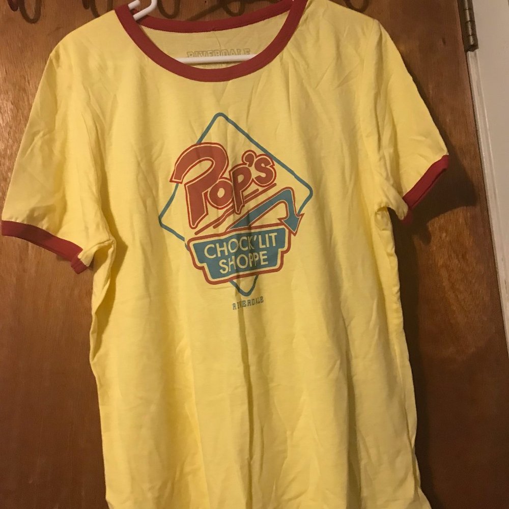 Riverdale Pop’s Chock'Lit Shoppe T-shirt Size Large